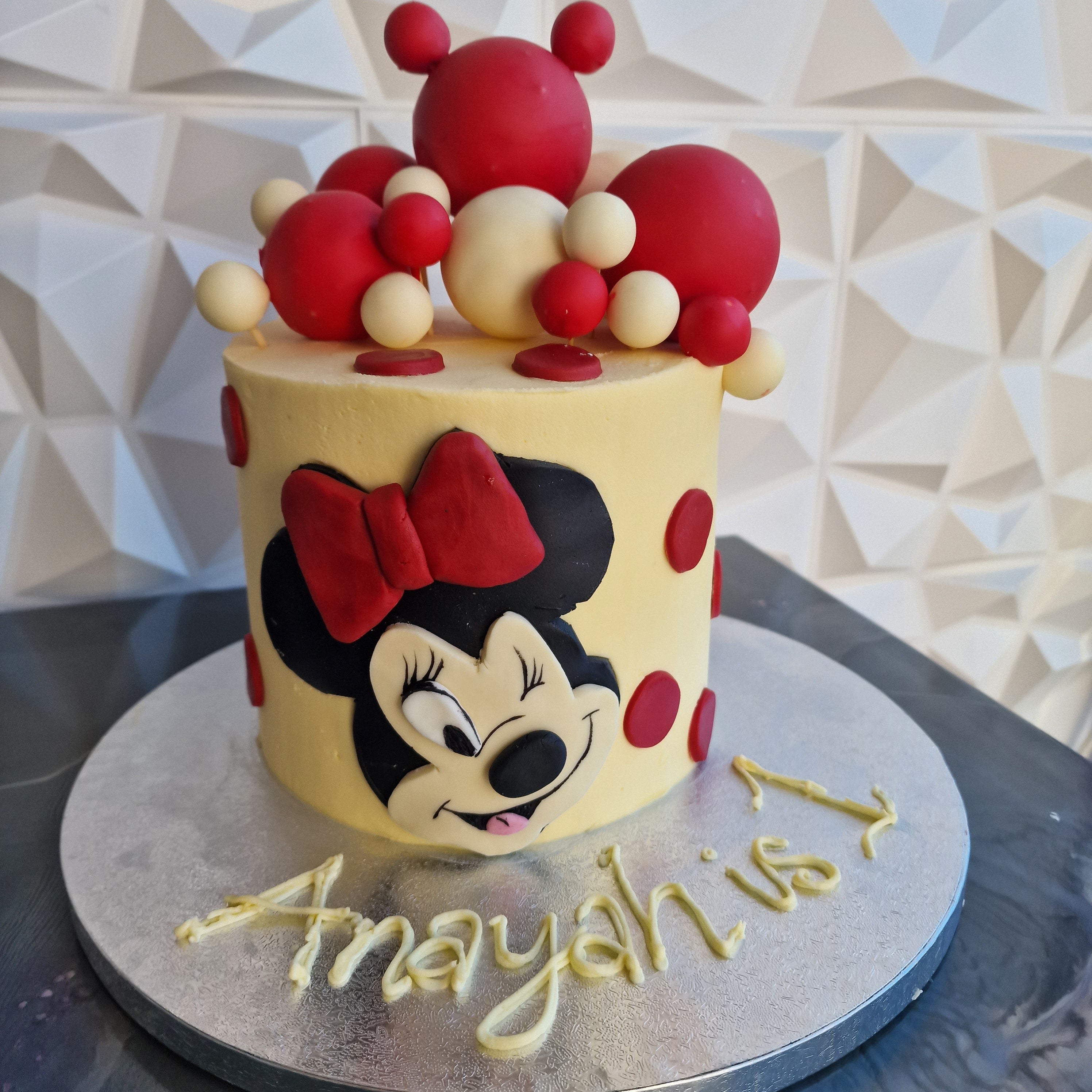 Minnie cake