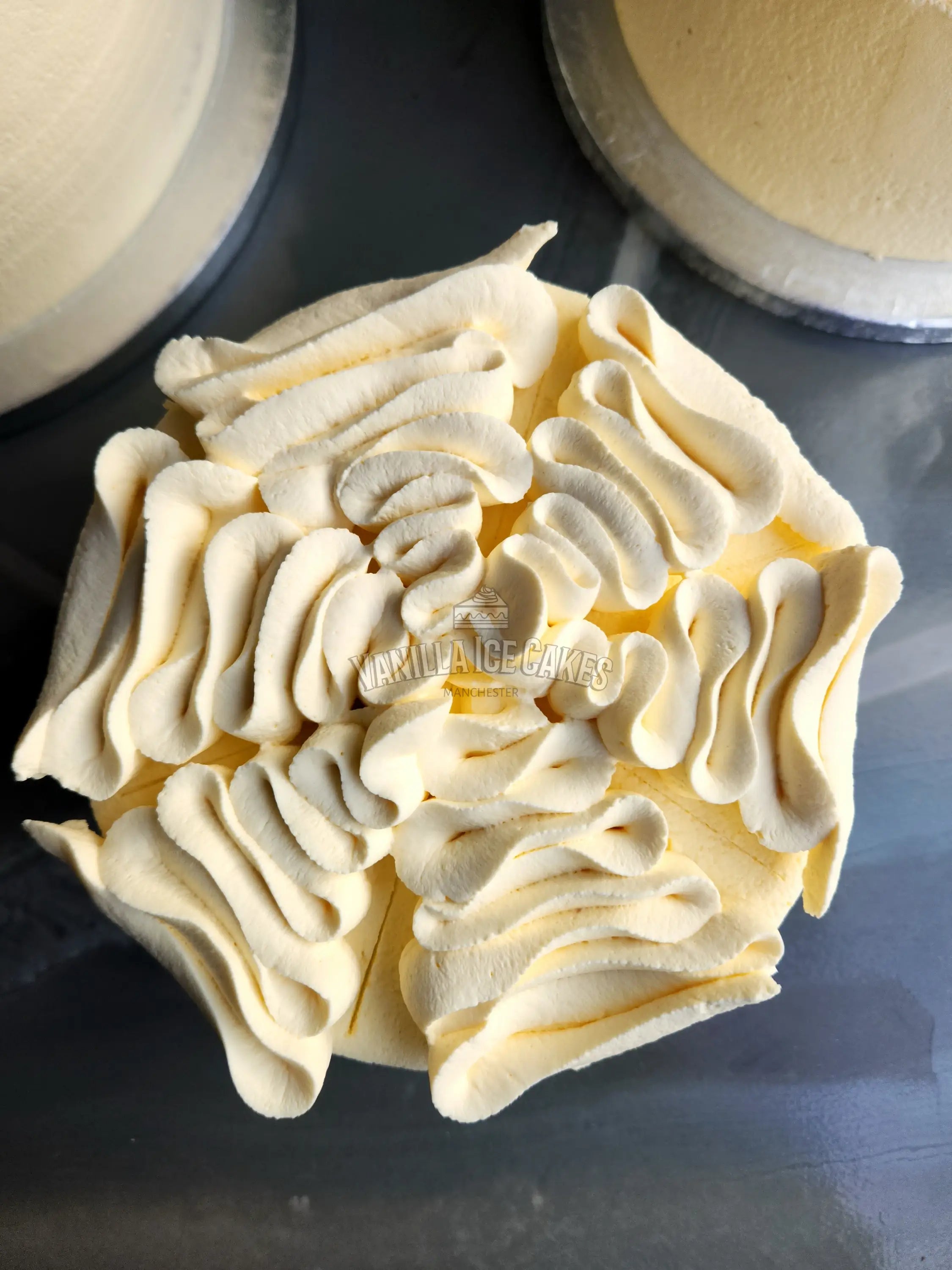 Fresh Cream Celebration Cake - 6’’