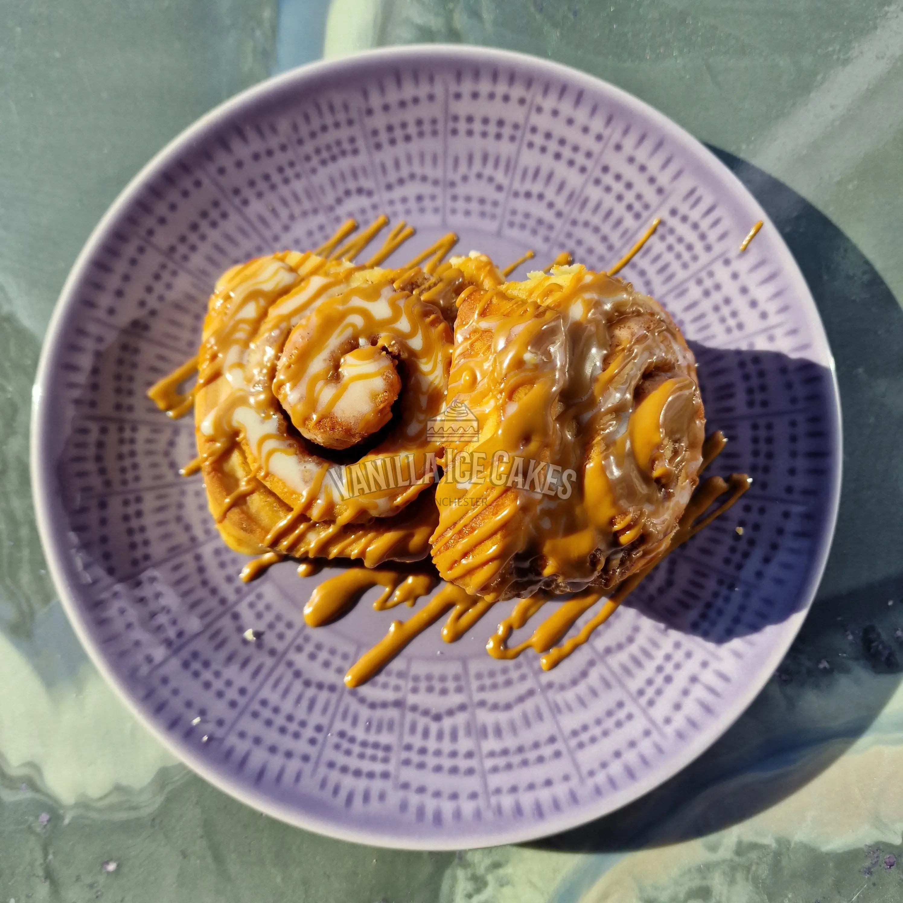 Cinnamon Roll - Lotus Biscoff