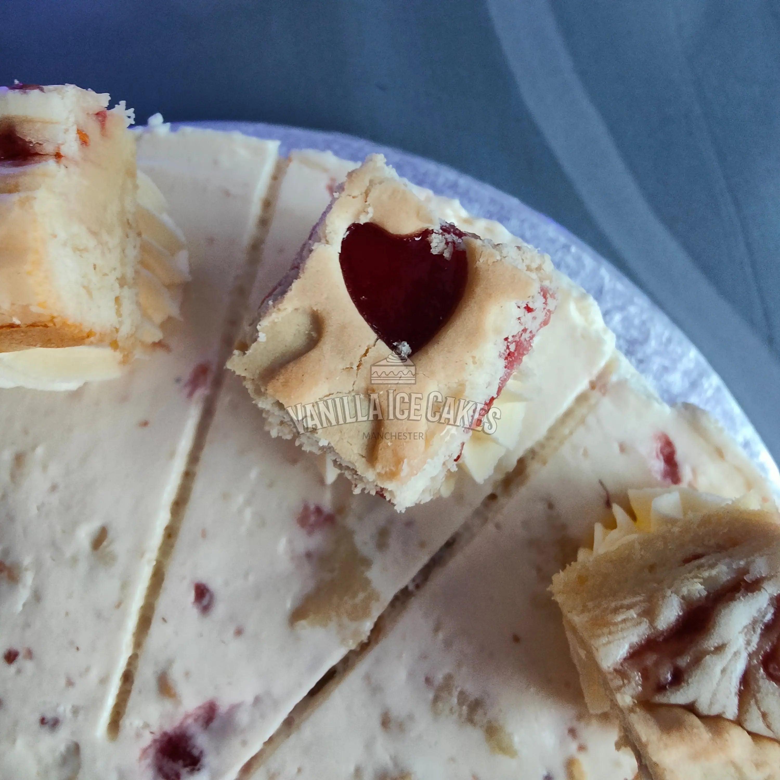Jammie Dodger Blondie Cheesecake