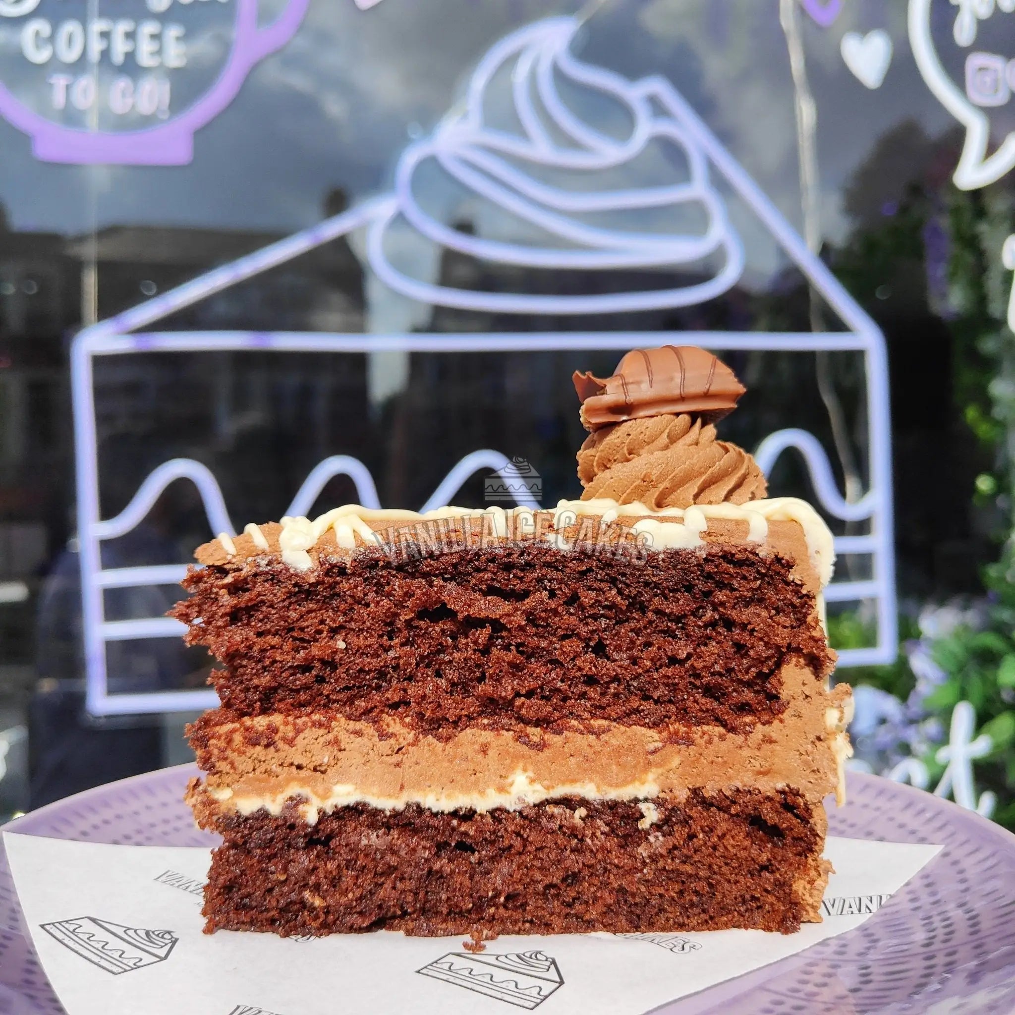 Kinder Bueno Chocolate Cake Slice