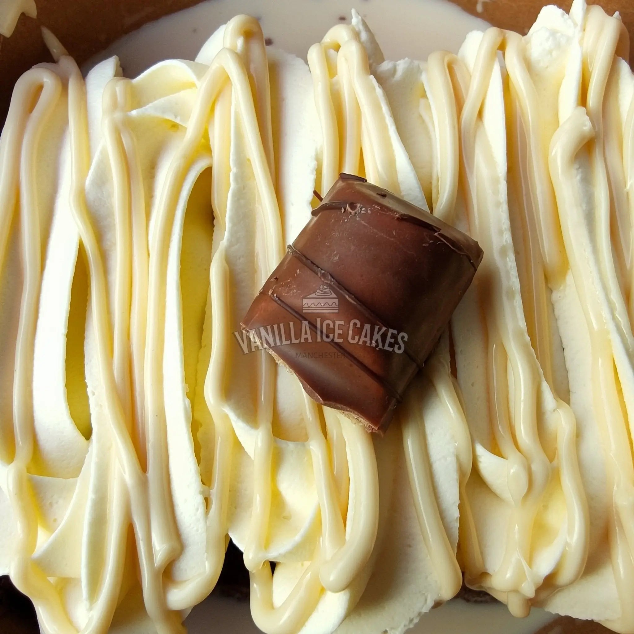 Kinder Bueno Milk Cake