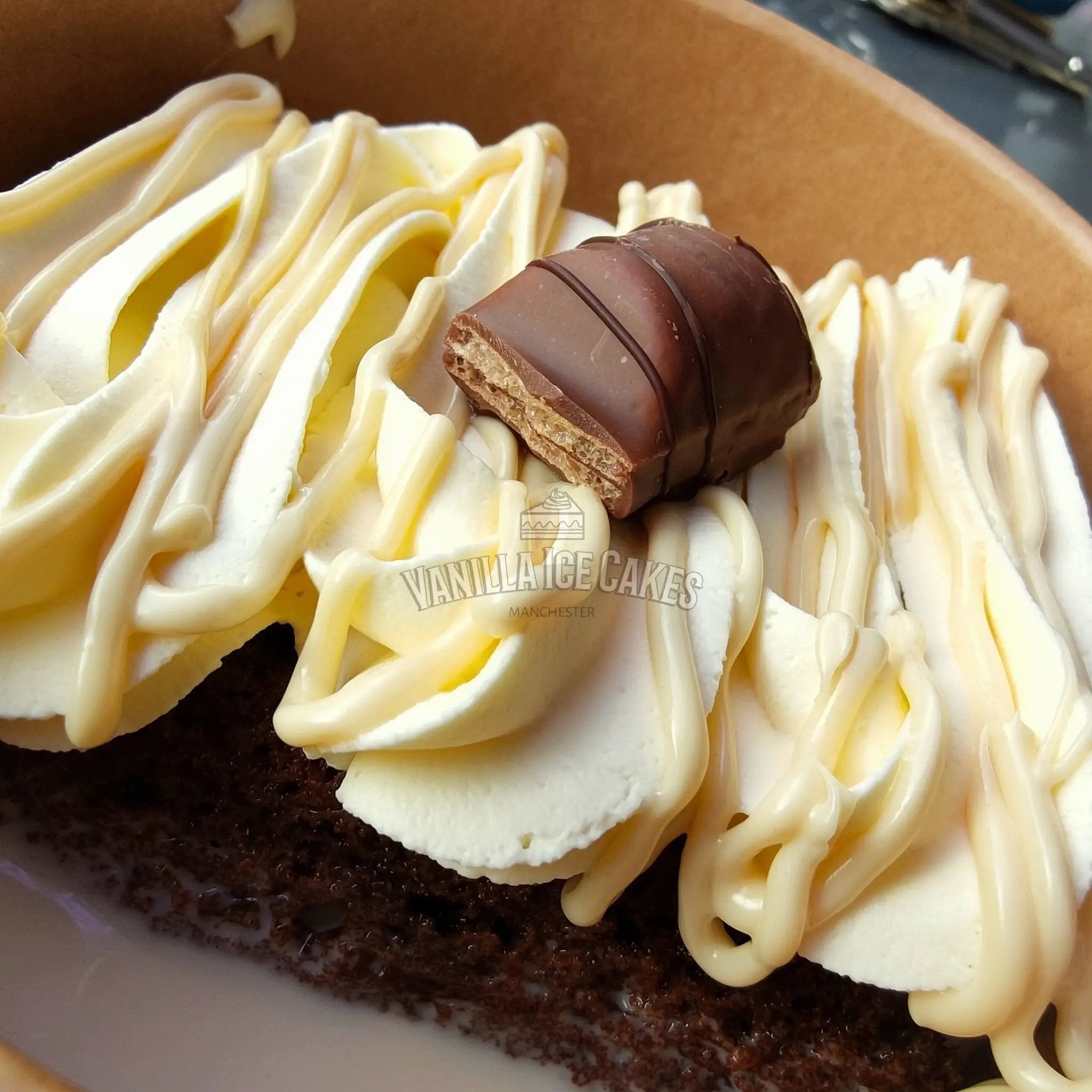 Kinder Bueno Milk Cake
