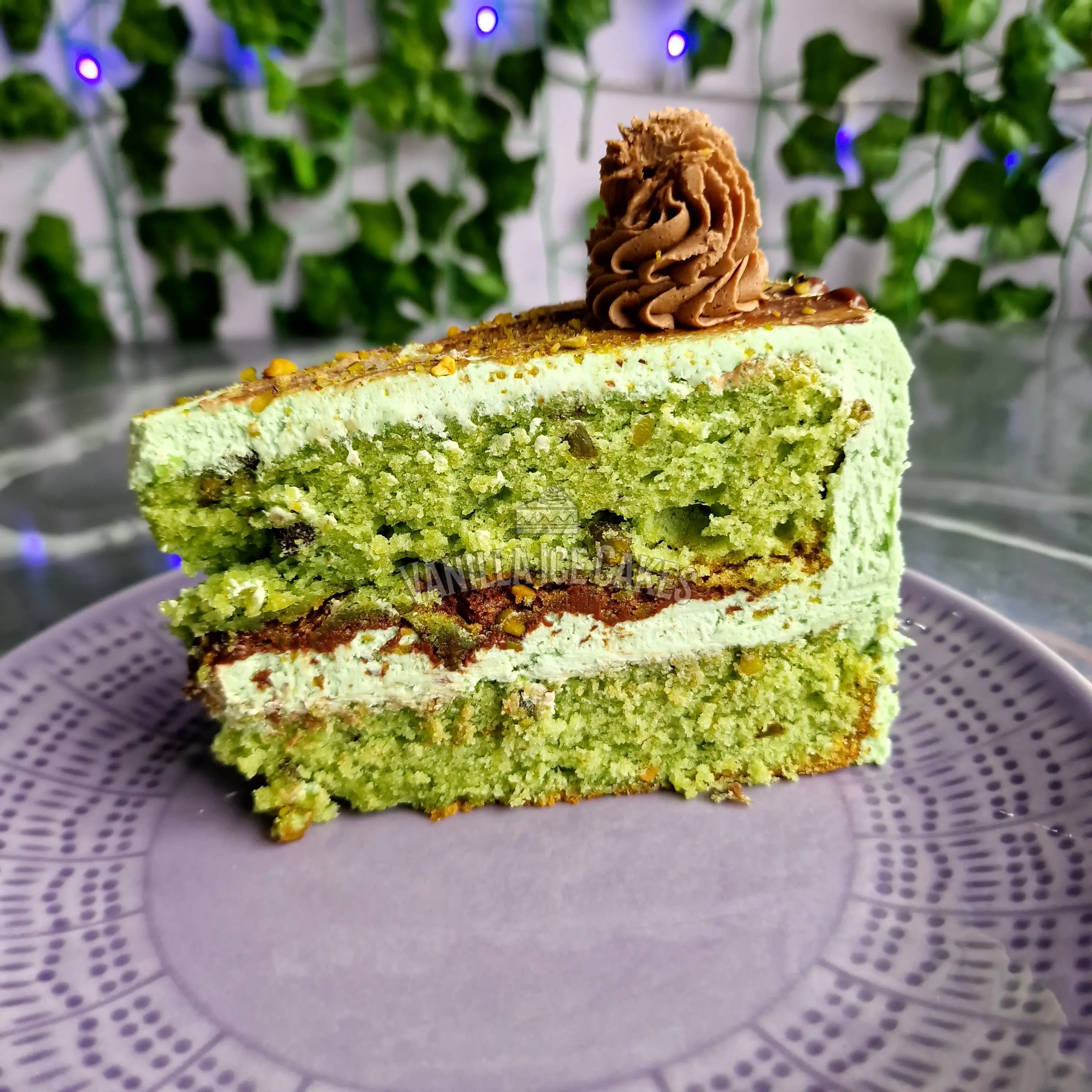 Nutella & Pistachio Cake Slice
