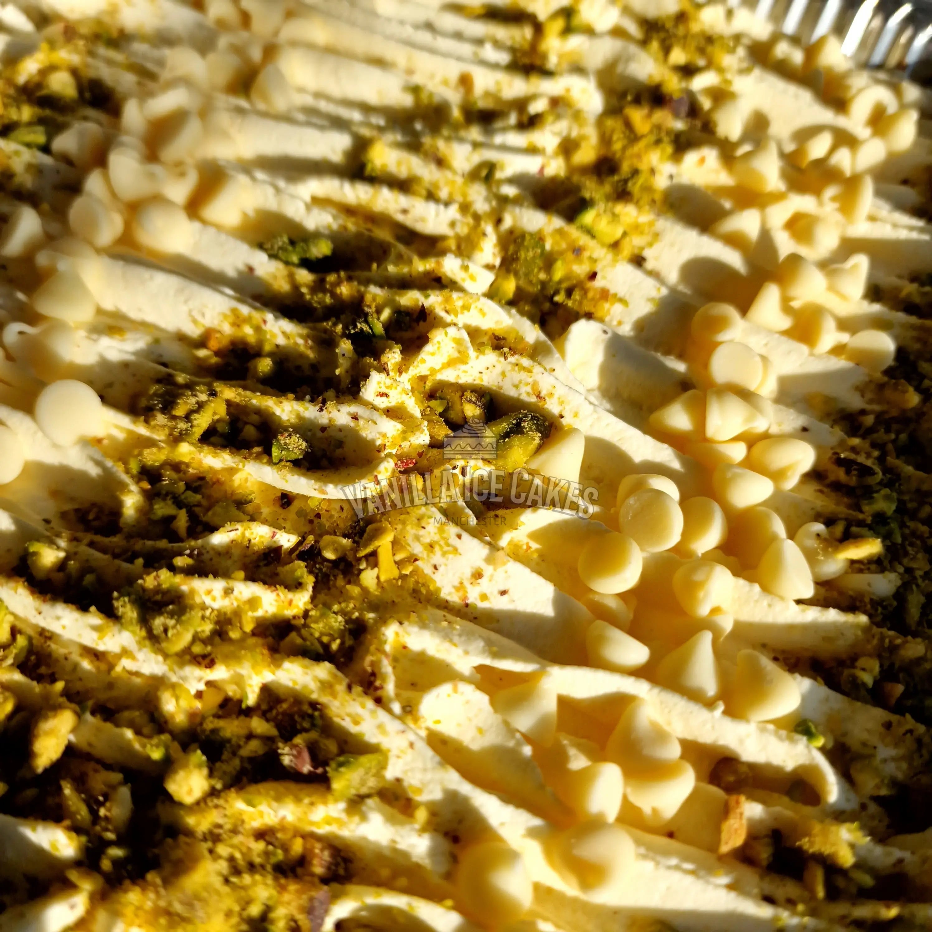 Pistachio & White Chocolate Milk Cake Tray