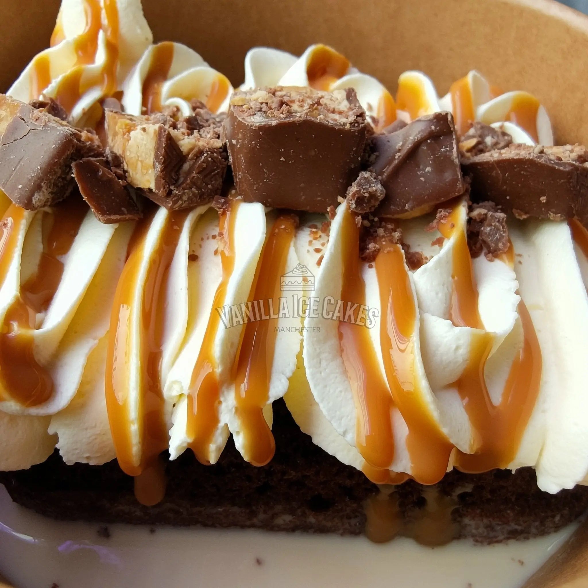 Snickers Milk Cake