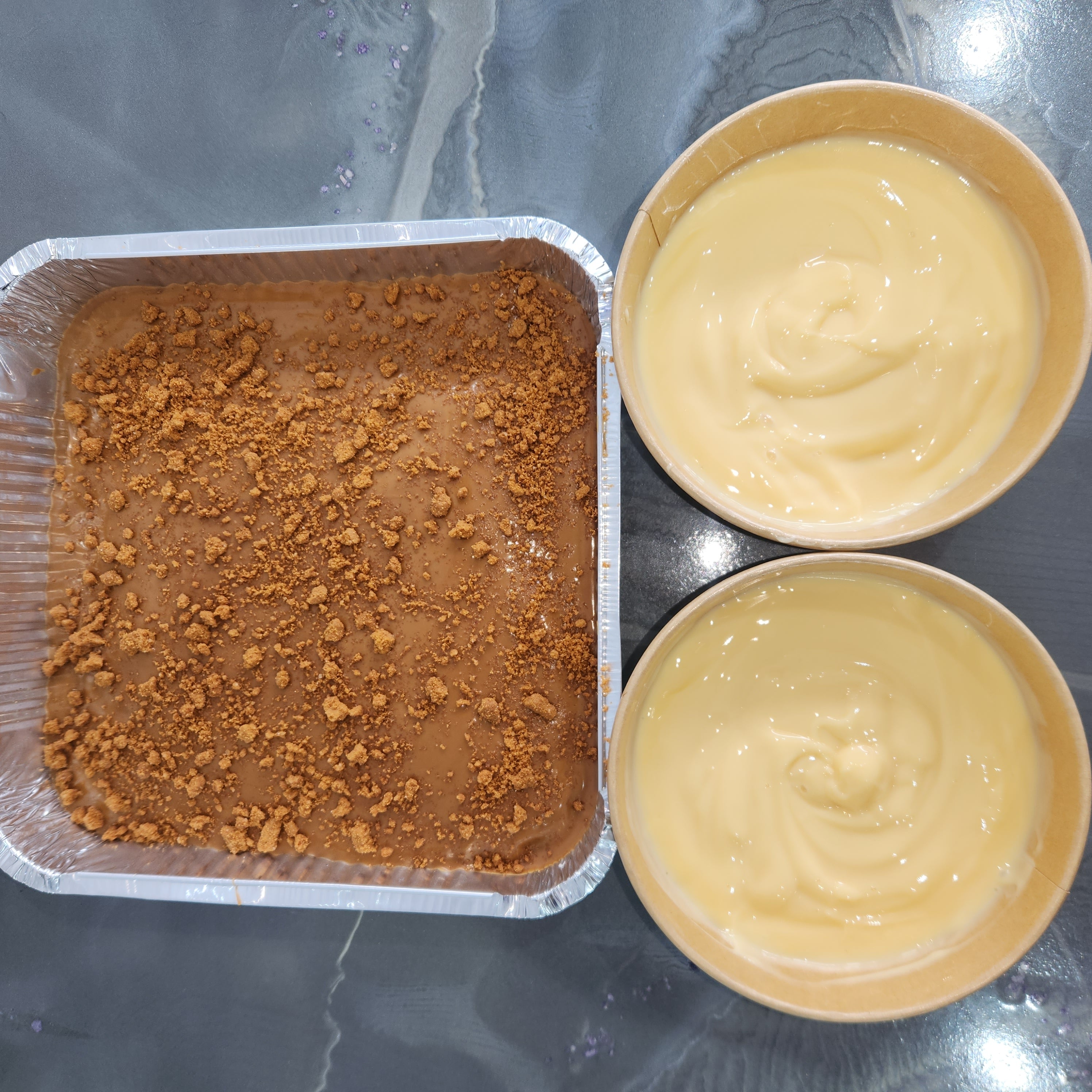 Lotus cake & custard Tray