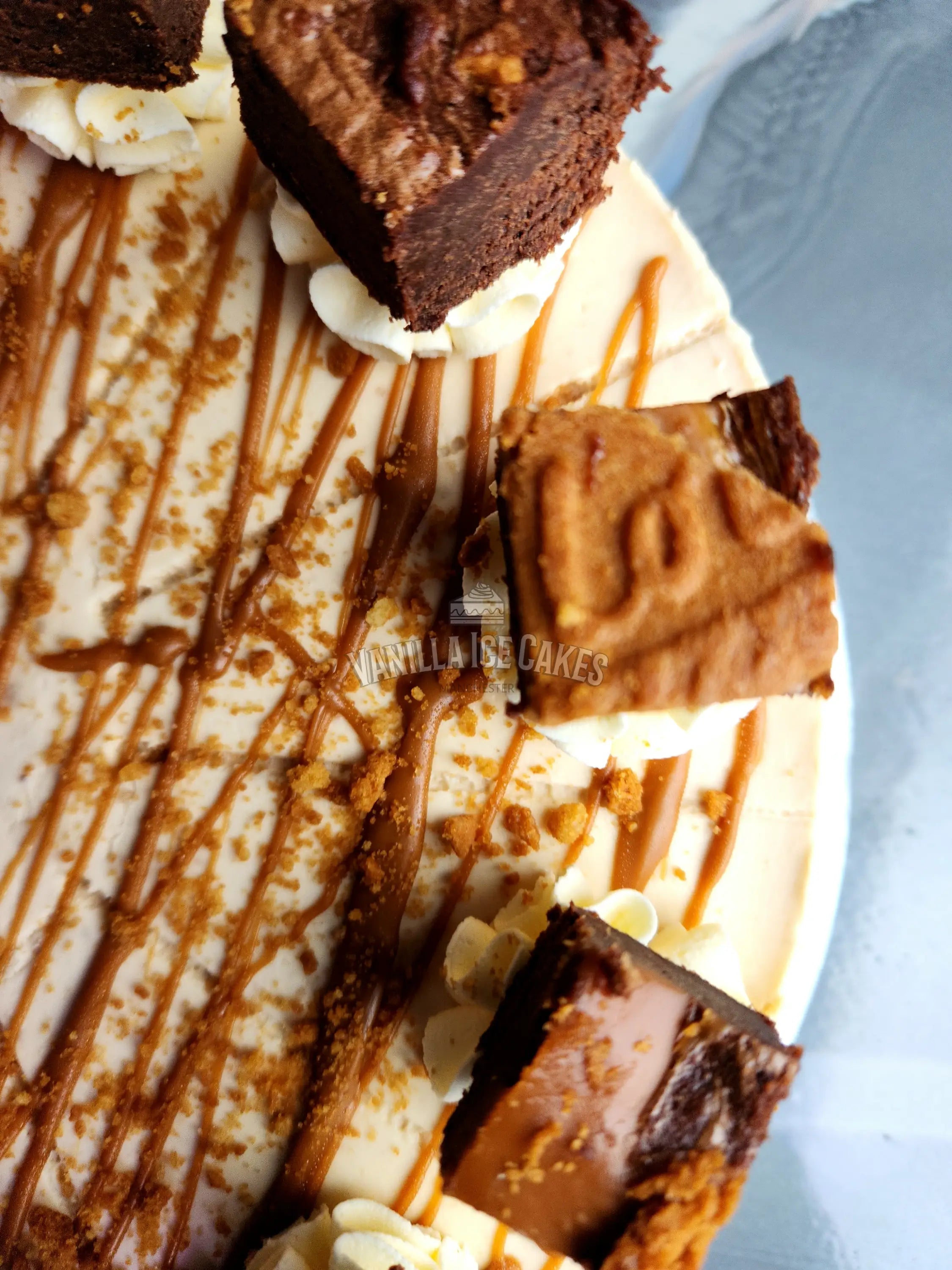 Lotus Biscoff Brownie Cheesecake Slice